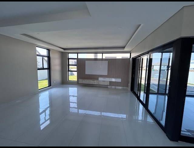 5 BEDROOM HOUSE FOR SALE IN SIX FOUNTAINS RESIDENTIAL ESTATE